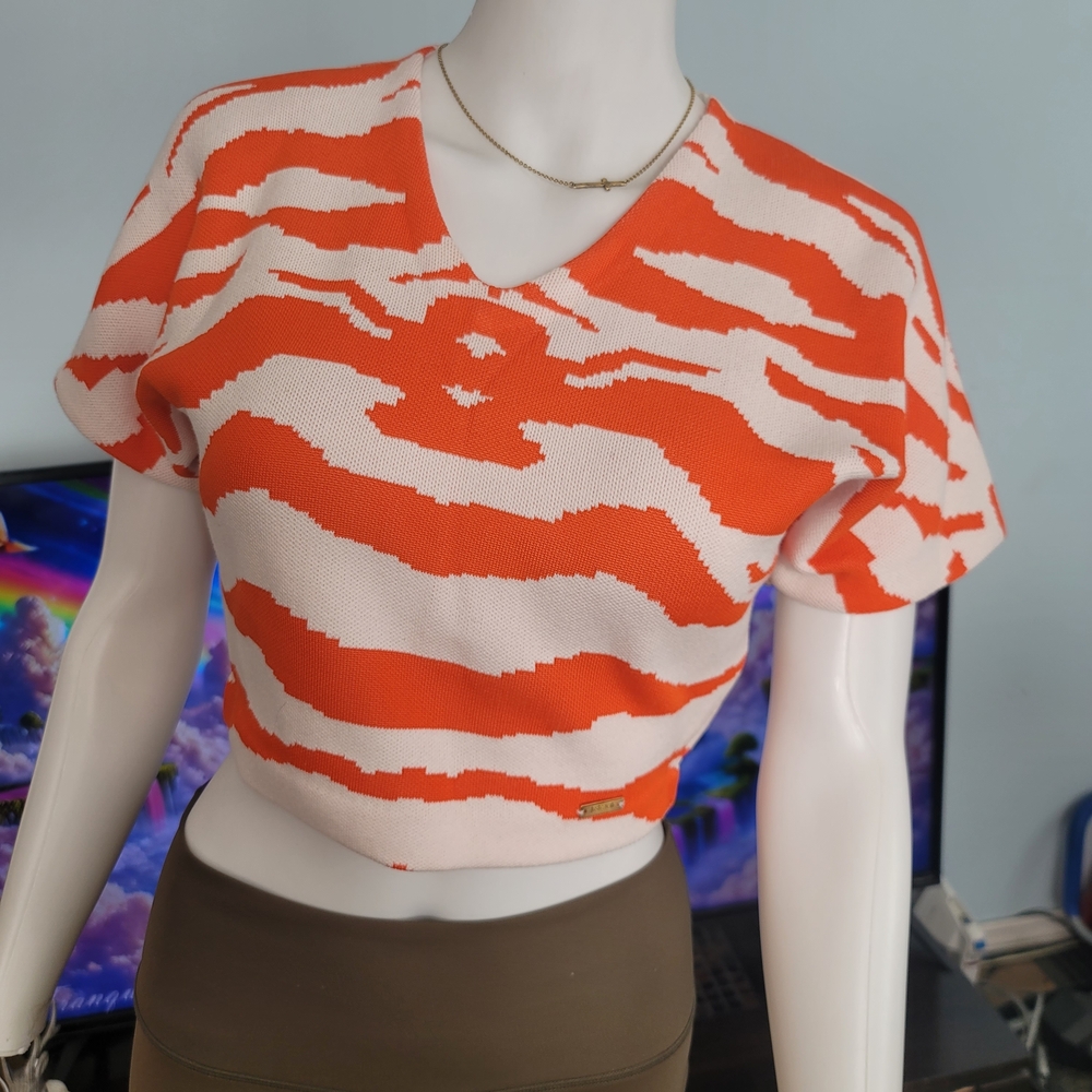 ❗️JUST CAVALLI  CROPPED Orange and Cream V-Neck Short Sleeve Knit Top ❗️